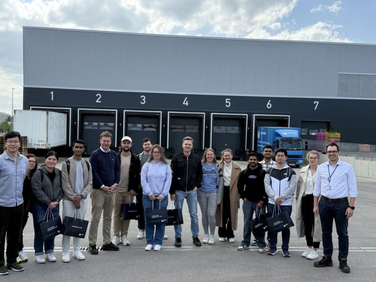 Lagerlogistik mit Eurotrade (Flughafen München) – Internet of Things and Industrial Services Seminar